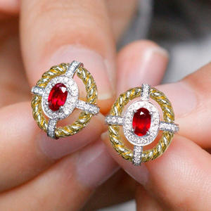 Orecchini E3514 Bicolore in Oro 18K con Diamanti e Rubino Centrale, Gioielli Classici da Sposa per Donna, Certificati GIA - Product Image 3