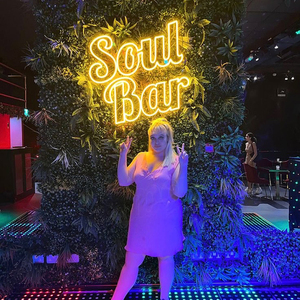 Letrero de Neón LED Personalizable al por Mayor con Cuerpo de Silicona y <span class=keywords><strong>Letras</strong></span> Acrílicas para Decoración de Dormitorios, Fiestas y Hogar - Product Image 1