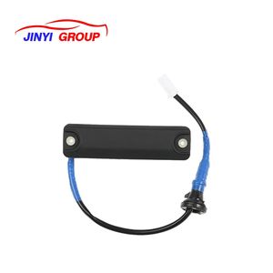 Interrupteur de déverrouillage du couvercle du coffre adapté à TOYOTA COROLLA 8484012050 84840-12050 - Product Image 4