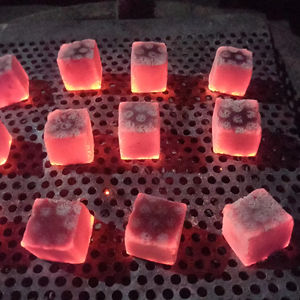 Découvrez des tarifs imbattables pour le charbon de bois biologique pour narguilés et chichas. Produit de qualité fabriqué à partir de sources originales. - Product Image 1