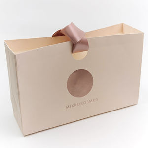 Sacs en papier pour vêtements en carton recyclable avec logo personnalisé en gros, sacs cadeaux de luxe de grande et moyenne taille, blancs, impression sérigraphique - Product Image 6