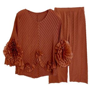 ชุดจีบพลีท Miyake สไตล์ใหม่สำหรับฤดูใบไม้ผลิ/ฤดูร้อน เสื้อคอโอแขนยาว + กางเกงลำลองขายาวระดับข้อเท้า ชุดสองชิ้นทรงหลวม - Product Image 5