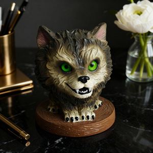 Nuovo Ornamento da Scrivania in Resina a Forma di Husky con Occhi Verdi, Mini Lupo che Urla al Luna, Portafortuna - Product Image 3