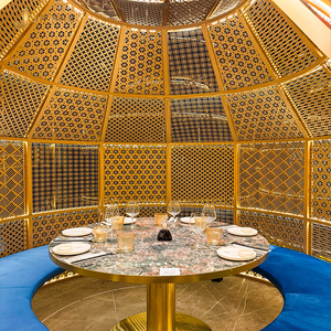 เฟอร์นิเจอร์ร้านอาหารแบบบูธทรงกรงนกสแตนเลสหรูหรา รุ่น EX1438 โซฟาบูธโลหะสั่งทำพิเศษสำหรับรับประทานอาหาร ดีไซน์สำหรับโรงแรมและบาร์ - Product Image 6