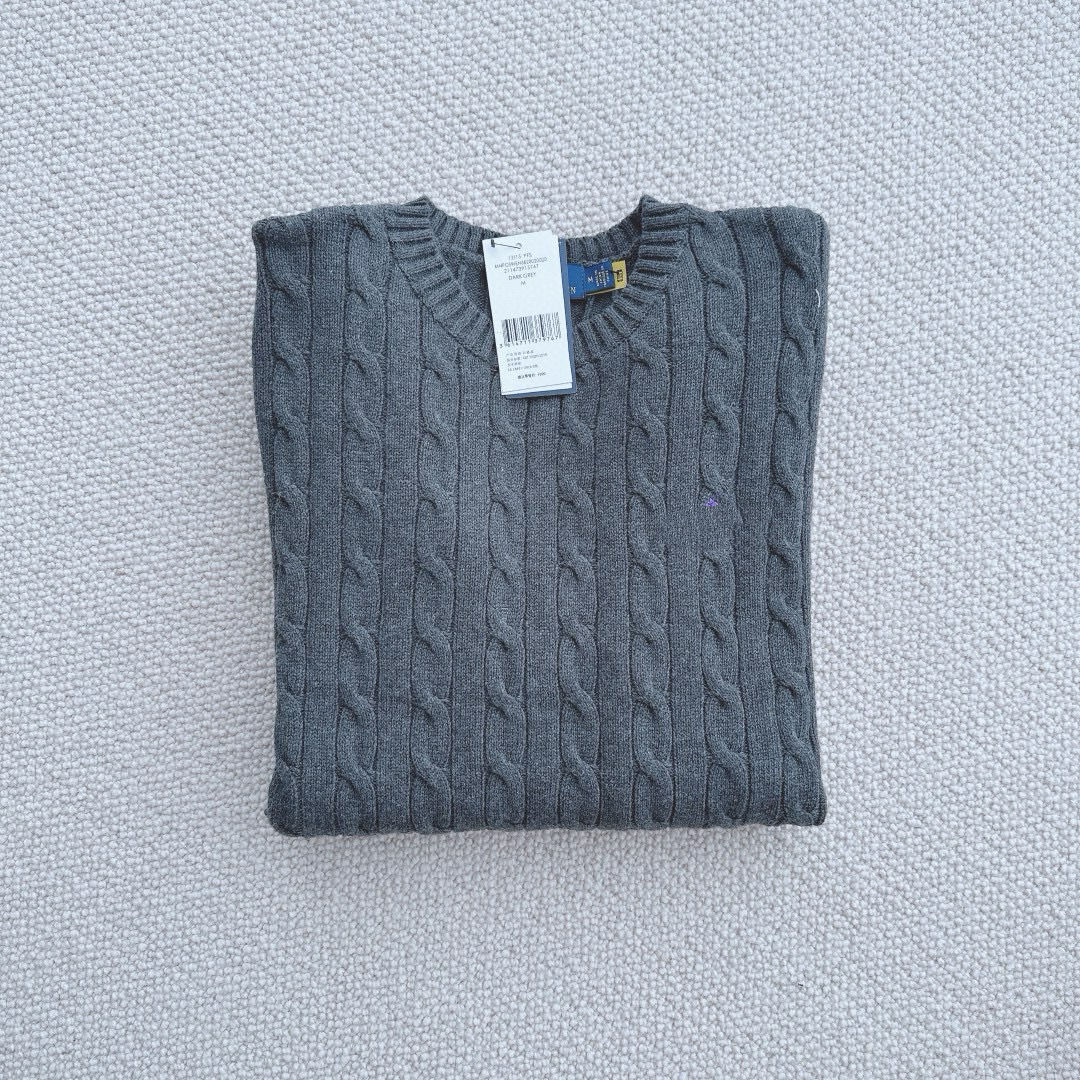 สีเทาเข้ม