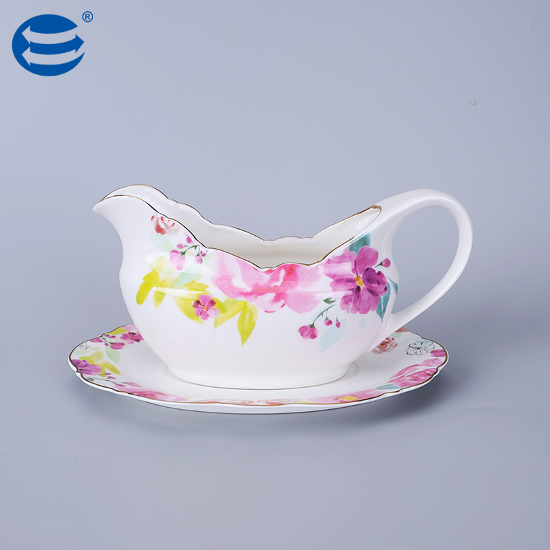 Wing-edge Gravy Boat with saucer