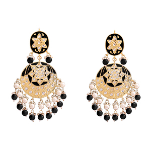 Boucles d'oreilles pendantes ethniques, ornées de perles, base en alliage durable, conçues pour les tenues de soirée, les tenues de mariée, bijoux pour femmes - Product Image 1
