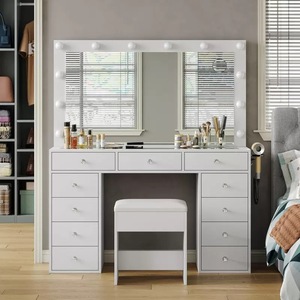Tavolo da Trucco di Lusso in Legno con Specchio LED e Cassetti, Bestseller per Camera da Letto - Product Image 1