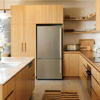 Service de personnalisation de la maison : Meubles minimalistes, armoires de cuisine en bois massif pour les unités de cuisine de villa