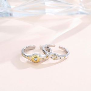 Juego de 2 Anillos de Pareja con Zirconia de Dos Tonos, Diseño de Sol y Luna, para Hombre y Mujer, Anillo de Pareja con Zirconia Brillante de Sol, Luna y Estrella - Product Image 4