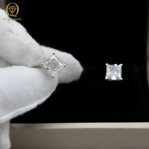 Boucles d'oreilles classiques en or 10 carats avec diamants taille princesse 4 carats D VVS2 certifiés IGI, diamants de laboratoire solitaires pour usage quotidien - Product Image 3
