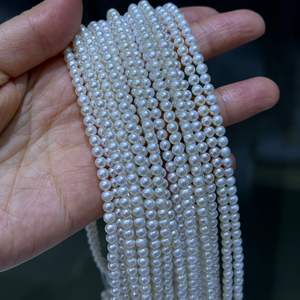 Collar de Perlas de Agua Dulce Pequeñas de Lujo Ligero para Mujer, Cadena de 4-5 mm con Cierre de Hueso, Diseño Elegante - Product Image 3