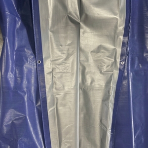 Bâche de protection pour <span class=keywords><strong>camion</strong></span>, imperméable, extérieure, bleue et argentée en PE, pour couvrir les marchandises sur les camions – Conception du fabricant de bâches - Product Image 4