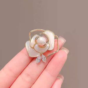 Butterfly Rhinestone Brooch Zinc Alloy Women's Party Accessory Fashion Pin Micro Insert Design - Product Image 3