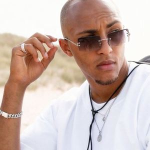 Gafas de Sol Cuadradas Sin Montura para Mujer, Estilo Verano 2025, Protección UV400, Gafas de Sol Pequeñas Sin Montura para Hombre y Mujer - Product Image 4