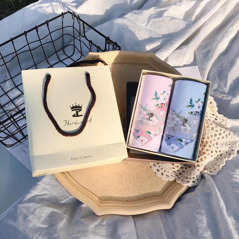 1 rose 1 boîte-cadeau bleue emballée