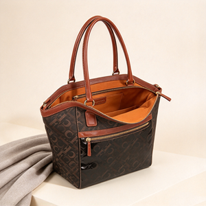 Bolso Tote Estampado con Ribete Marrón en Contraste, Asas Dobles Superiores y Bolsillo Frontal con Cremallera - Product Image 3