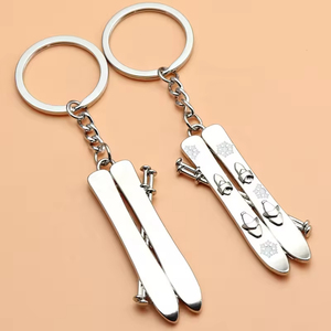 Llavero de metal con diseño de panda para deportes de invierno, juegos de nieve, snowboard, patines de hielo, globo de nieve, colgante de recuerdo - Product Image 5