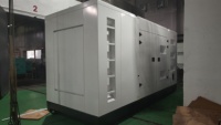 Generador Eléctrico Comercial de 650 KVA Trifásico, 520 KW, Motor Diésel Perkins, 50Hz, Insonorizado, Trifásico, para Centro de Datos