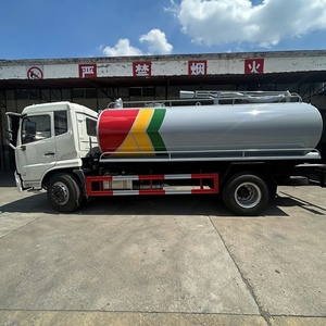 Camion-citerne à vide Dongfeng 4x2 12m³ pour eaux usées, camion-citerne à boues septiques de 10-12m³ de capacité moyenne à vendre - Product Image 1