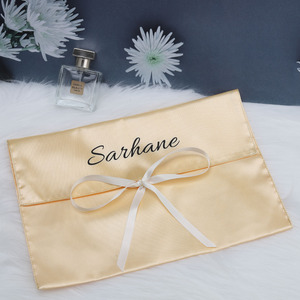 Bolsa de satén personalizada al por mayor con logo impreso para ropa, pelucas, regalos, bolsa de seda antipolvo de doble capa - Product Image 4