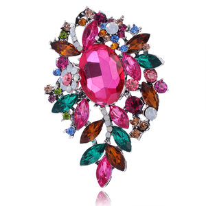 Broche en alliage écologique, style royal, exquise, en filigrane, avec émeraudes, rubis, strass et cristaux multicolores - Product Image 2