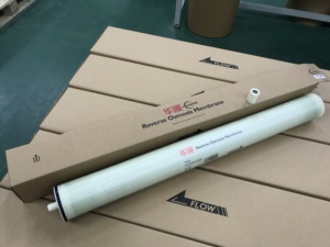 Membrana RO HUAMO TF22-8040FR de 8 pulgadas y 10500 GPD resistente a la contaminación - <span class=keywords><strong>Elemento</strong></span> de ósmosis inversa industrial para agua salobre - Product Image 1