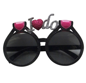 Gafas <span class=keywords><strong>de</strong></span> Sol <span class=keywords><strong>de</strong></span> fiesta <span class=keywords><strong>de</strong></span> música <span class=keywords><strong>loca</strong></span> con forma <span class=keywords><strong>de</strong></span> guitarra <span class=keywords><strong>de</strong></span> plástico para fiesta <span class=keywords><strong>de</strong></span> Halloween - Product Image 2