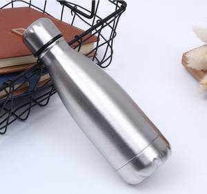 Bottiglia di acqua fredda isolata sottovuoto in <span class=keywords><strong>acciaio</strong></span> inossidabile da 17 once bottiglia a forma di Cola sportiva a doppia parete a tenuta stagna - Product Image 4