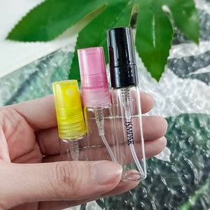 Vente en gros <span class=keywords><strong>Mini</strong></span> 2ml 5ml 10ml Bouteille <span class=keywords><strong>d</strong></span>'échantillon de parfum en verre rechargeable Atomiseur de Cologne pour les tests - Product Image 4