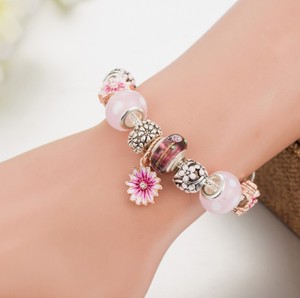 Pulsera con abalorio rosa para niña, brazalete con flor de Margarita pequeña, novedad de <span class=keywords><strong>2022</strong></span> - Product Image 3