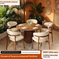 Chaises et tables de restaurant en bois minimalistes personnalisables pour usage commercial dans les cafés et les salons de thé