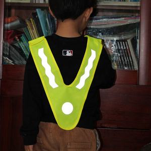 उच्च दृश्यता चिंतनशील सुरक्षा बनियान त्रिकोण आकार पल्लोवर बच्चों के लिए सुविधाजनक है - Product Image 4