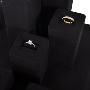 ชุดชั้นวางเครื่องประดับไมโครไฟเบอร์แบบดีลักซ์สั่งทำพิเศษสำหรับร้านค้า สำหรับโชว์แหวน ต่างหู สร้อยคอ ชุดจัดแสดงเครื่องประดับ - Product Image 5