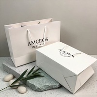 Sacs en papier personnalisés de luxe pour cadeaux, emballages de sacs en papier en gros avec votre propre logo pour les vêtements, les petites entreprises