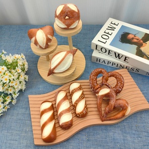 Modelo de simulación de bagel y pan de soda hecho a mano, juguete de rebote lento, pan con lazo, diseño minimalista moderno, adornos decorativos para tienda - Product Image 2