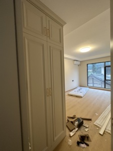 L'usine prend en charge les armoires de chambre ouvertes en bois blanc américain de luxe personnalisées <span class=keywords><strong>avec</strong></span> des tiroirs et des armoires de rangement - Product Image 4