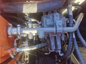 Mini-pelle sur chenilles Hitachi ZX70 d'occasion avec moteur EPA Kubota pour la construction Excavateurs Hitachi 7 tonnes à vendre - Product Image 6