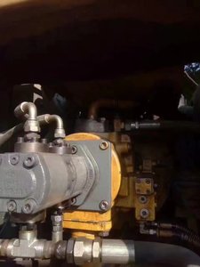 Excavadora de orugas multifunción coreana original Komatsu de alta eficiencia Hyundai en buen estado a la venta - Product Image 5