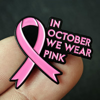 Octobre Rose Ruban Broche Pin Badge Métal Alliage Émail avec Technique Coulée Gravé Conception Accessoire de Sensibilisation au Cancer du Sein