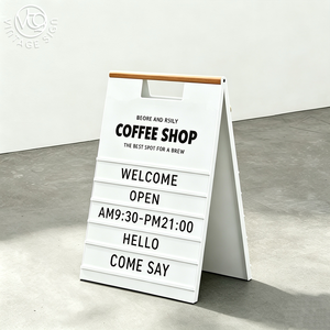 Letrero de Letras en Forma de A, Color Blanco Contemporáneo, con Asa Superior de Madera, Letras Intercambiables de Doble Cara para Cafetería o Restaurante - Product Image 5