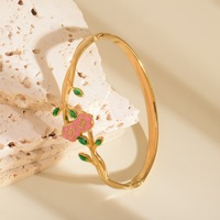 Gelang Manset Bunga Kamelia Enamel Baja Tahan Karat Grosir Berlapis Emas, Gelang Bunga Tahan Air, Perhiasan Fashion untuk Wanita