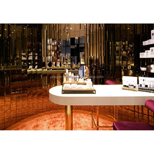 Meubles de magasin de cosmétiques dorés Belle boutique de soins de la peau Armoire en verre de parfum Design de cabine de cosmétique moderne à vendre - Product Image 5