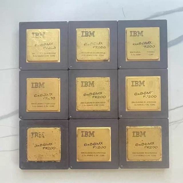 AMD 386, 486 and 586 Ceramic CPU With Gold Pin/Metal Scrap
