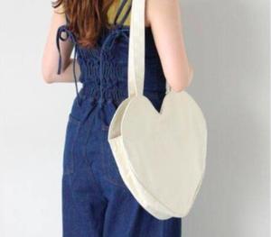 Sac fourre-tout en toile personnalisé, grand sac fourre-tout en toile en forme de cœur avec logo imprimé - Product Image 3