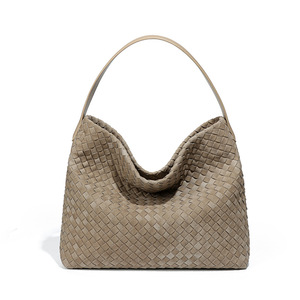 <span class=keywords><strong>Borse</strong></span> Tote <span class=keywords><strong>Intrecciate</strong></span> in Pelle Scamosciata all'Ingrosso <span class=keywords><strong>Borse</strong></span> a Spalla in Velluto e Pelle Scamosciata Autunno Inverno per Donna Borsette e Pochette - Product Image 5