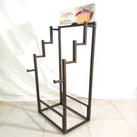 High Quality Hanging Metal Floor Standing Mat Carpet Rug Display Rack Stand Holder for Durable Black Fabric for Retail Shops