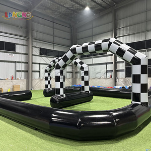 Pista Gonfiabile per Go-Kart Personalizzata in PVC di Alta Qualità, a Scacchi Bianco e Nero con Arco - Product Image 3
