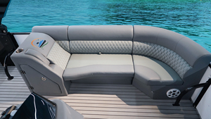 เรือโป๊ะทูนสปอร์ตหรู S-16 สำหรับ 8 คน พร้อมตู้เย็นและห้องน้ำ - Product Image 1