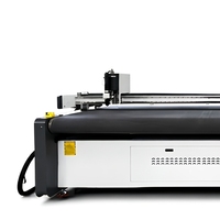 Machine de découpe CNC à couteau oscillant pour tissus d'auvents, bâches en PVC et voiles d'ombrage, avec alimentation automatique par rouleau et table fixe